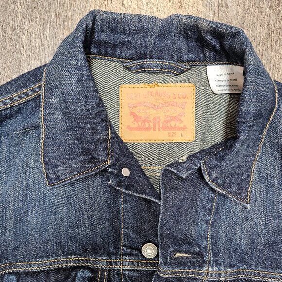 Levi's Men's Adult LARGE Dark Blue Distressed Denim Button Up Jean Jacket - Picture 2 of 9